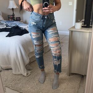 American eagle ripped jeans: size 6 regular
